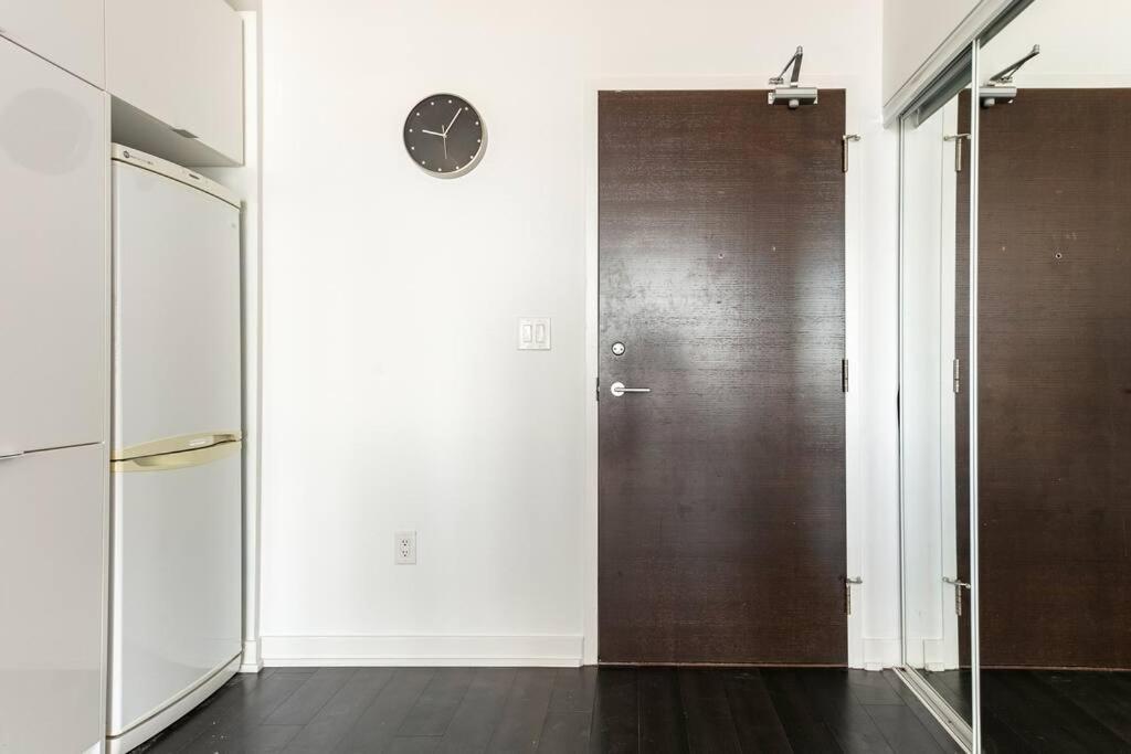 Luxury Downtown Lakeview & City View Condo Toronto Esterno foto