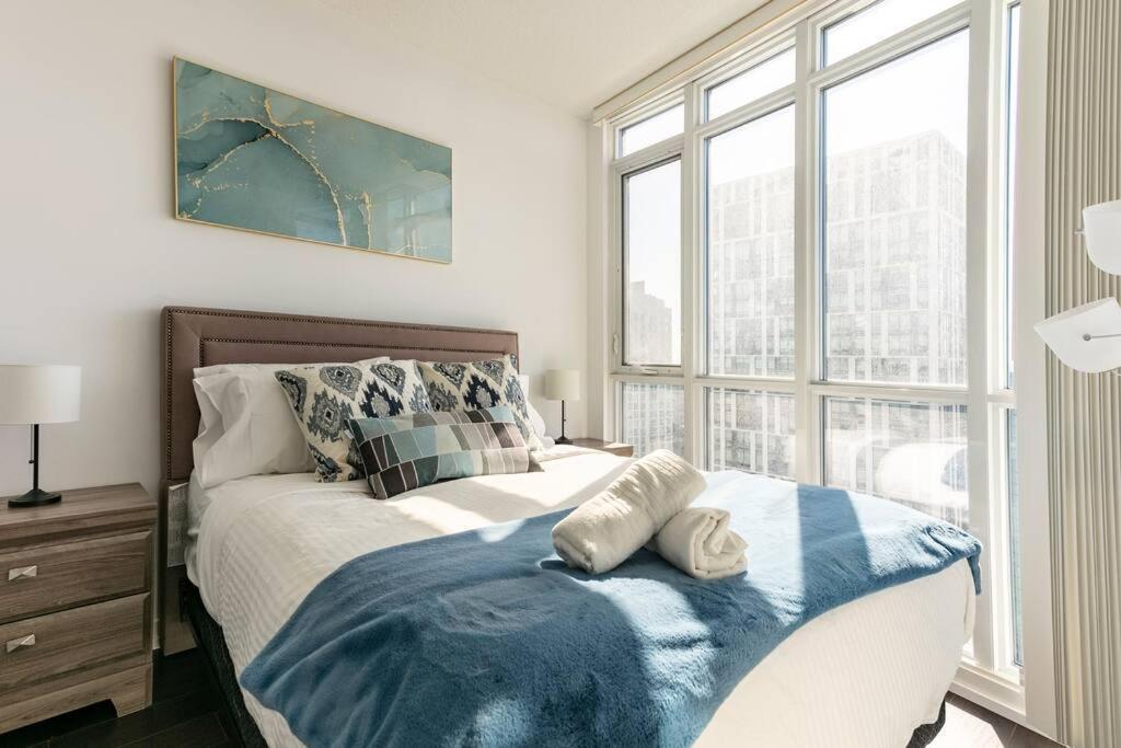 Luxury Downtown Lakeview & City View Condo Toronto Esterno foto