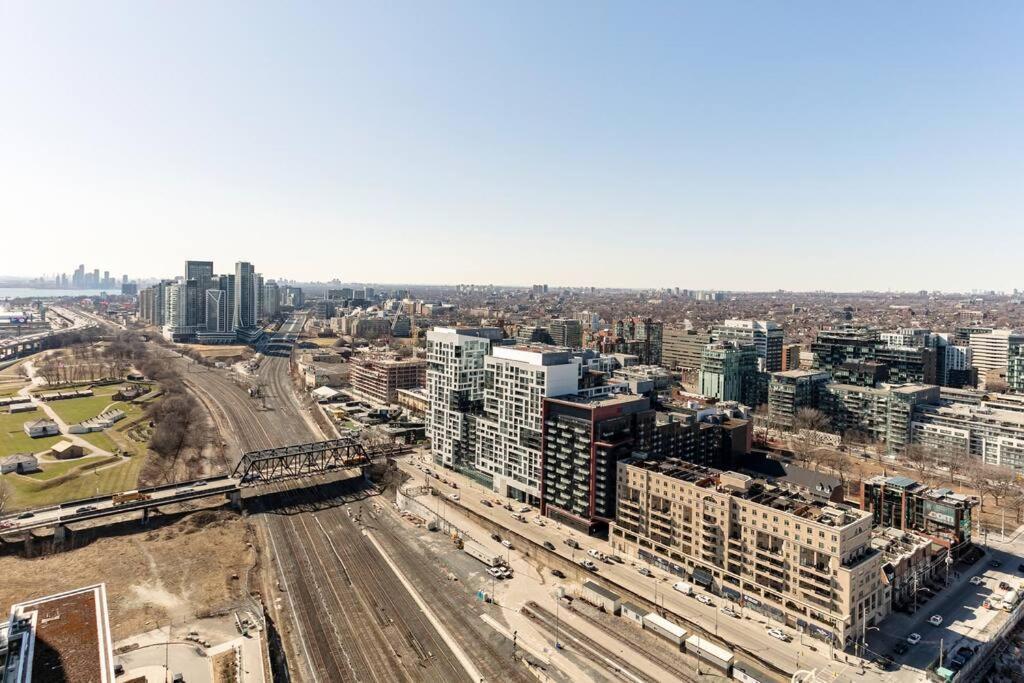 Luxury Downtown Lakeview & City View Condo Toronto Esterno foto