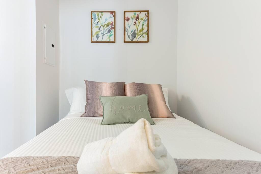 Luxury Downtown Lakeview & City View Condo Toronto Esterno foto